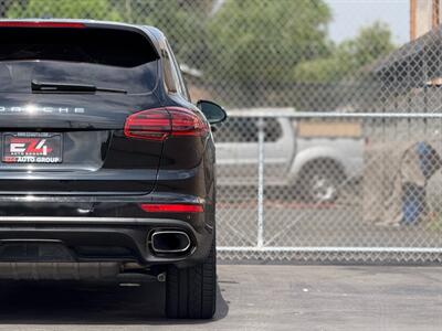 2016 Porsche Cayenne   - Photo 8 - North Hills, CA 91343