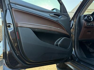 2018 Alfa Romeo Stelvio Ti   - Photo 11 - North Hills, CA 91343