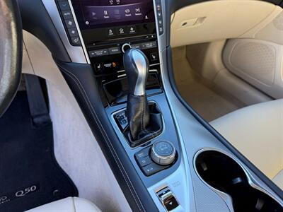 2015 INFINITI Q50   - Photo 11 - North Hills, CA 91343