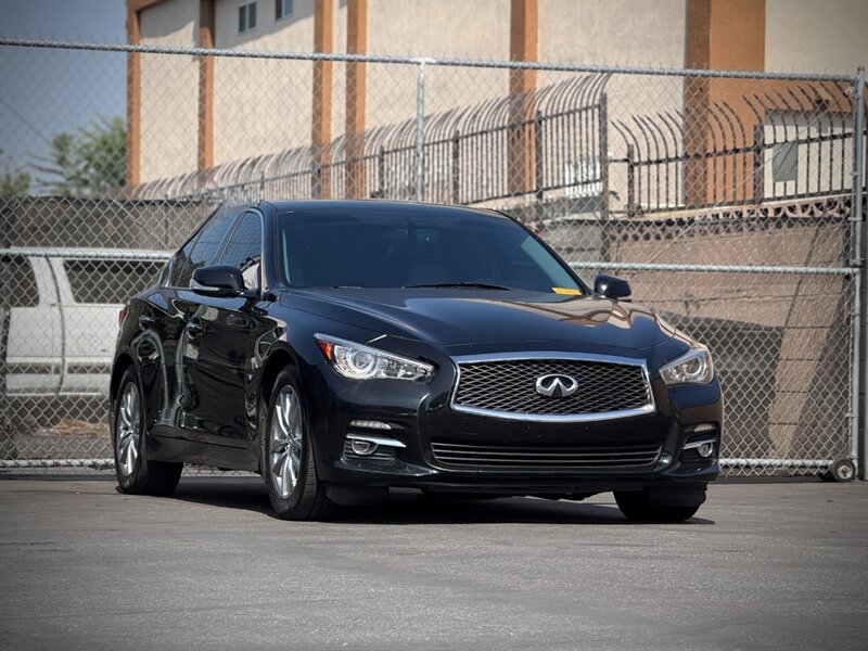 2015 INFINITI Q50  