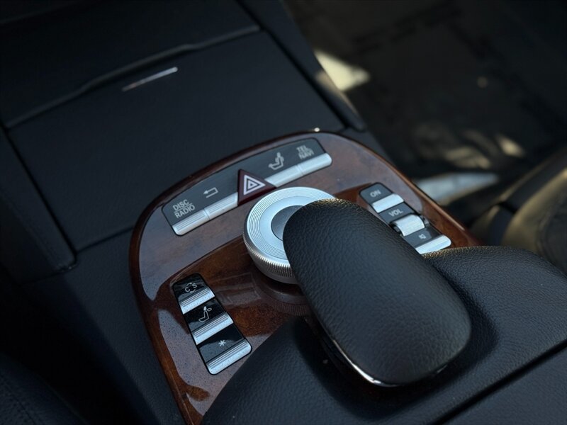 2009 Mercedes-Benz S 550 4MATIC - Photo 10 - North Hills, CA 91343
