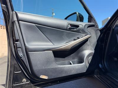 2016 Lexus IS 300   - Photo 16 - North Hills, CA 91343