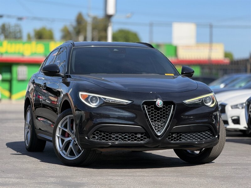 2018 Alfa Romeo Stelvio Ti Sport  