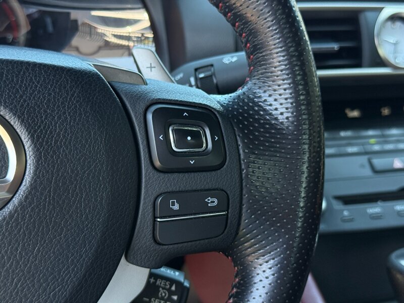 2017 Lexus RC 200t - Photo 17 - North Hills, CA 91343