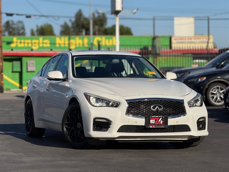 2015 INFINITI Q50  