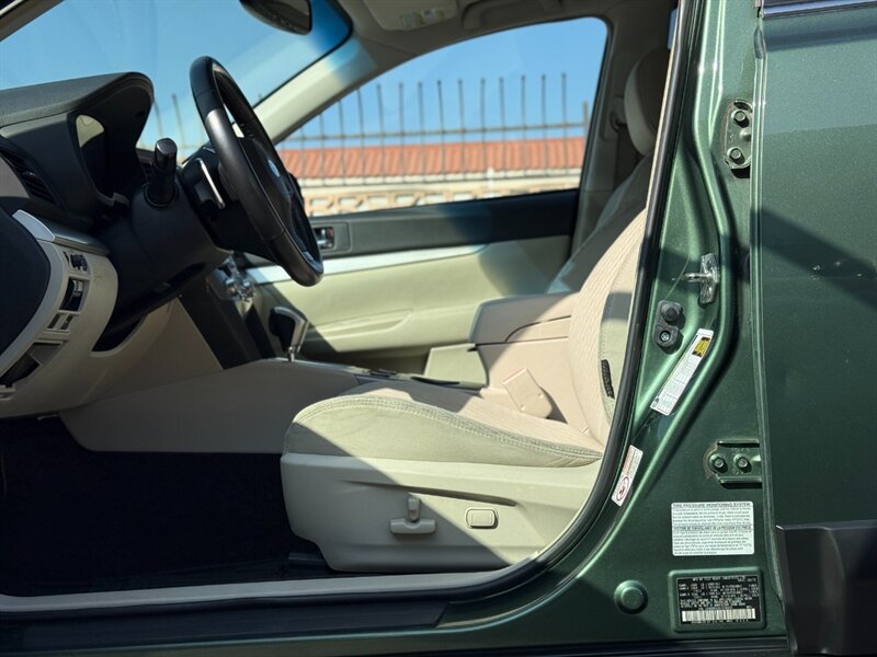 2012 Subaru Outback 2.5i Premium   - Photo 10 - North Hills, CA 91343