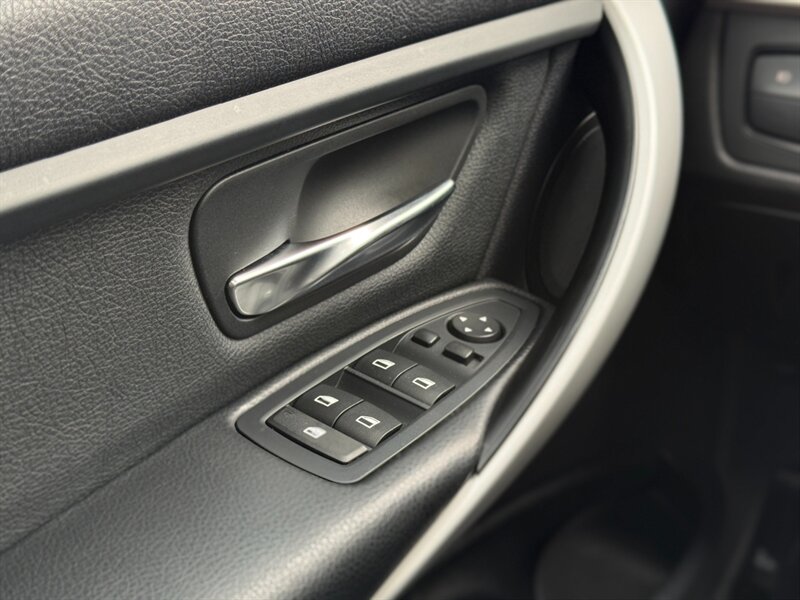 2015 BMW 320i - Photo 26 - North Hills, CA 91343