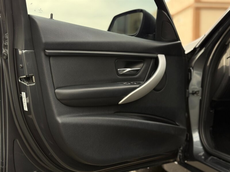 2015 BMW 320i - Photo 21 - North Hills, CA 91343