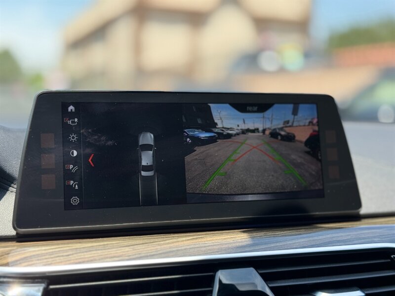 2018 BMW 540i - Photo 18 - North Hills, CA 91343