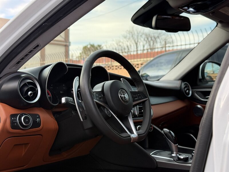 2018 Alfa Romeo Giulia Ti - Photo 15 - North Hills, CA 91343