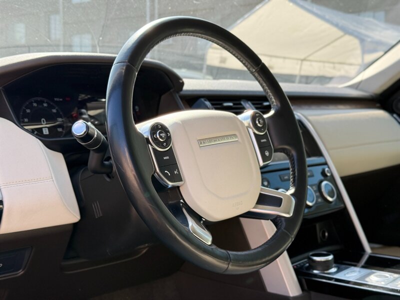 2018 Land Rover Discovery HSE - Photo 15 - North Hills, CA 91343
