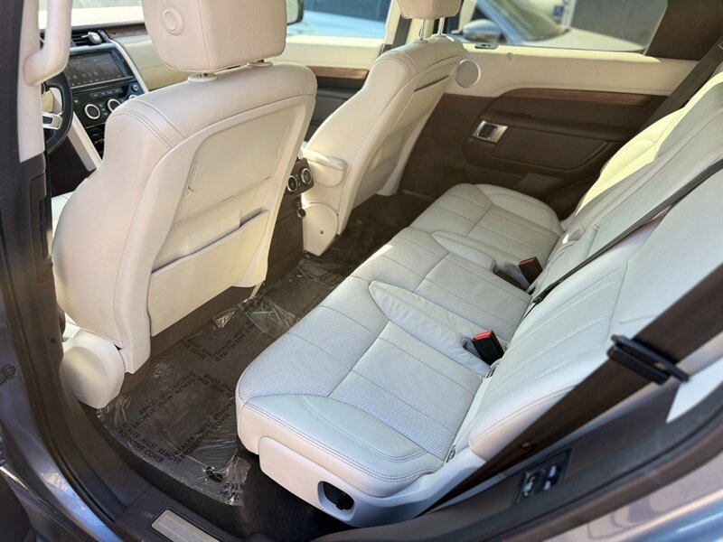 2018 Land Rover Discovery HSE - Photo 10 - North Hills, CA 91343
