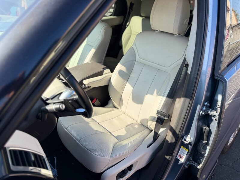 2018 Land Rover Discovery HSE - Photo 6 - North Hills, CA 91343