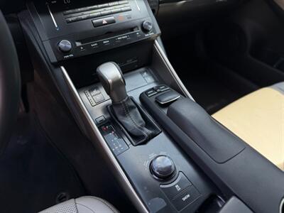 2014 Lexus IS 350   - Photo 13 - North Hills, CA 91343