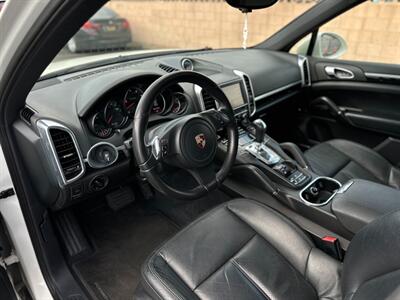 2012 Porsche Cayenne   - Photo 10 - North Hills, CA 91343