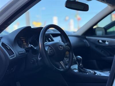 2015 INFINITI Q50 Hybrid Premium   - Photo 11 - North Hills, CA 91343