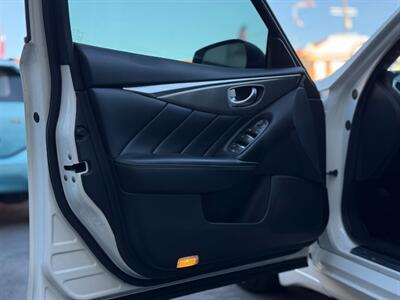 2015 INFINITI Q50 Hybrid Premium   - Photo 13 - North Hills, CA 91343