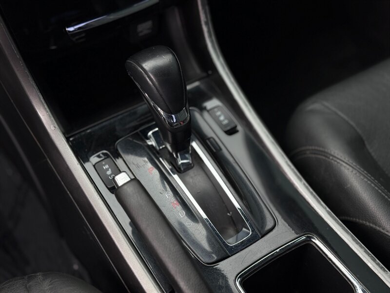 2017 Honda Accord EX-L - Photo 11 - North Hills, CA 91343