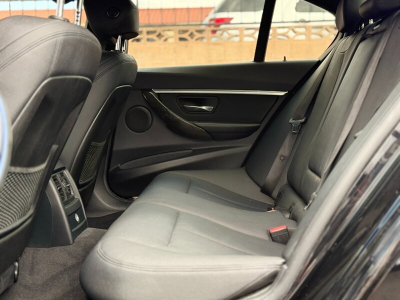 2018 BMW 330i - Photo 16 - North Hills, CA 91343