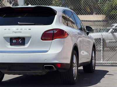 2012 Porsche Cayenne   - Photo 8 - North Hills, CA 91343