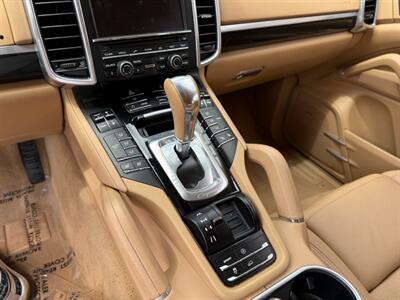 2012 Porsche Cayenne   - Photo 16 - North Hills, CA 91343