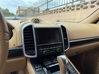 2012 Porsche Cayenne   - Photo 17 - North Hills, CA 91343