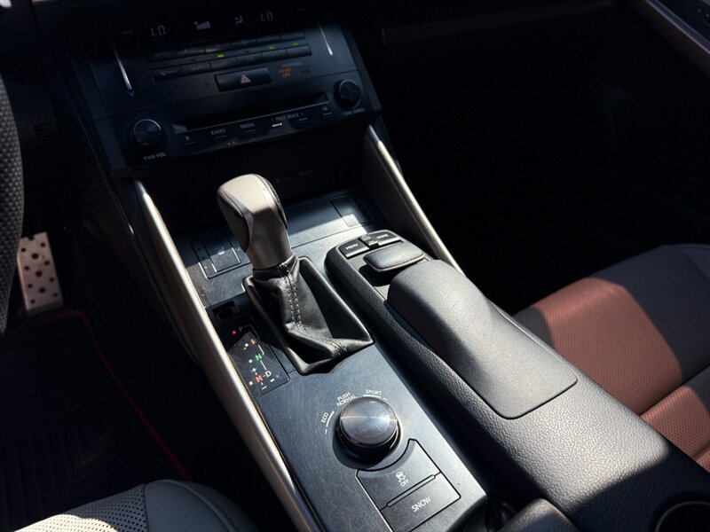 2014 Lexus IS 250   - Photo 13 - North Hills, CA 91343