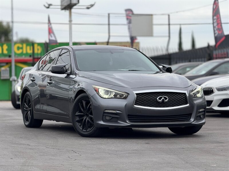 2015 INFINITI Q50  