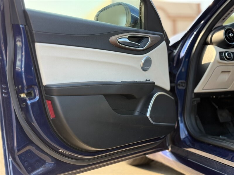 2018 Alfa Romeo Giulia Ti   - Photo 9 - North Hills, CA 91343