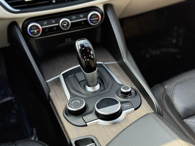 2018 Alfa Romeo Giulia Ti   - Photo 13 - North Hills, CA 91343