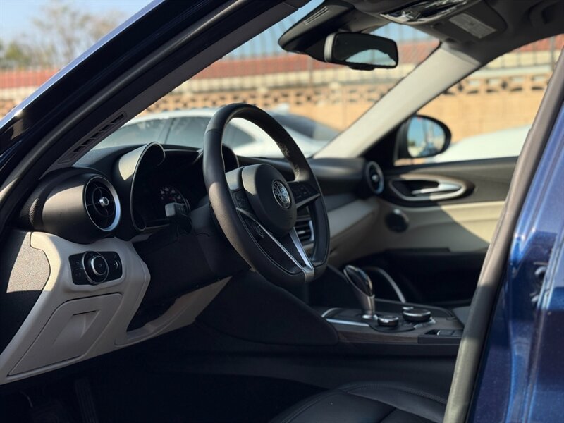 2018 Alfa Romeo Giulia Ti   - Photo 7 - North Hills, CA 91343