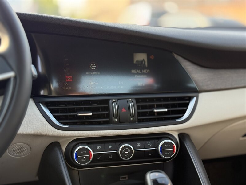 2018 Alfa Romeo Giulia Ti   - Photo 14 - North Hills, CA 91343