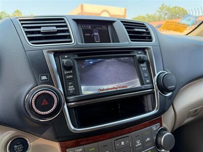 2013 Toyota Highlander Limited   - Photo 12 - North Hills, CA 91343