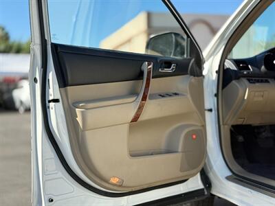 2013 Toyota Highlander Limited - Photo 13 - North Hills, CA 91343