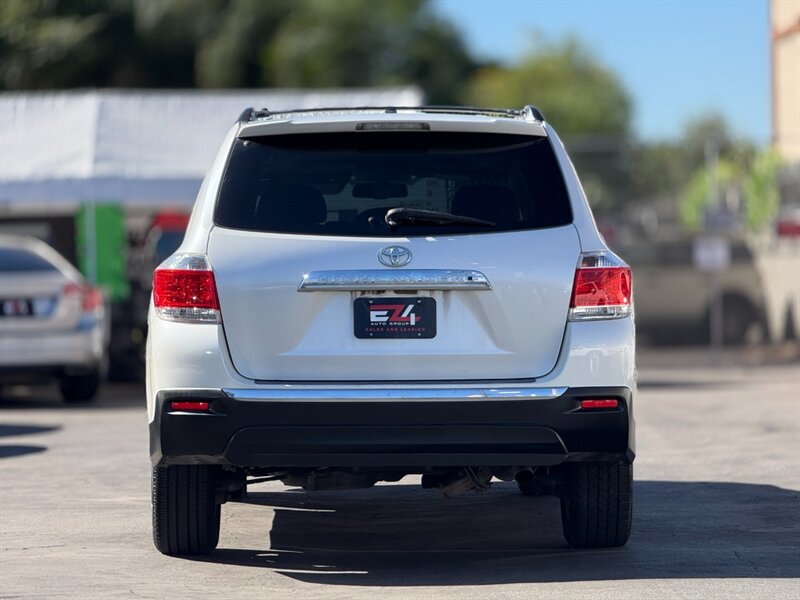 2013 Toyota Highlander Limited - Photo 5 - North Hills, CA 91343