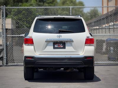 2013 Toyota Highlander Limited   - Photo 5 - North Hills, CA 91343
