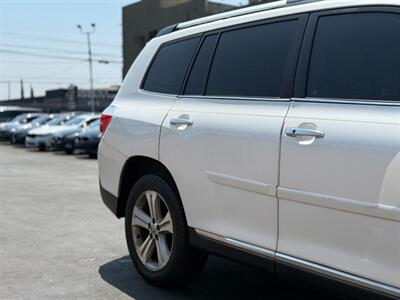 2013 Toyota Highlander Limited   - Photo 9 - North Hills, CA 91343