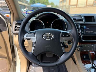 2013 Toyota Highlander Limited   - Photo 13 - North Hills, CA 91343