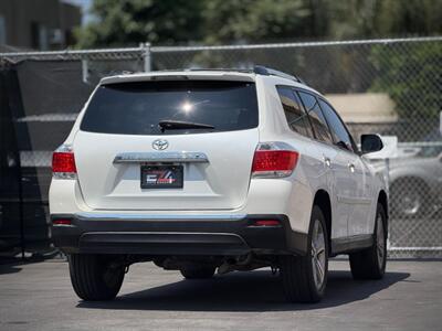 2013 Toyota Highlander Limited   - Photo 4 - North Hills, CA 91343