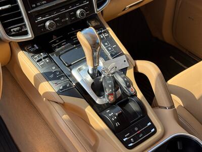 2013 Porsche Cayenne   - Photo 12 - North Hills, CA 91343