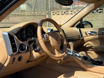 2013 Porsche Cayenne   - Photo 9 - North Hills, CA 91343