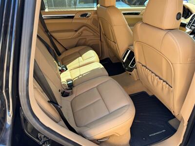 2013 Porsche Cayenne   - Photo 15 - North Hills, CA 91343