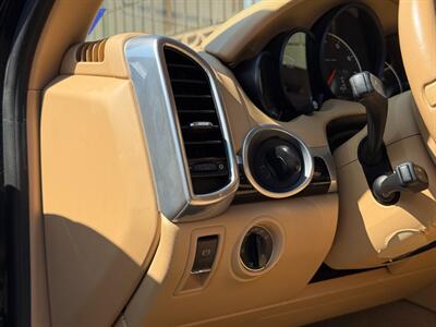2013 Porsche Cayenne   - Photo 22 - North Hills, CA 91343