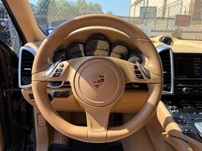 2013 Porsche Cayenne   - Photo 8 - North Hills, CA 91343