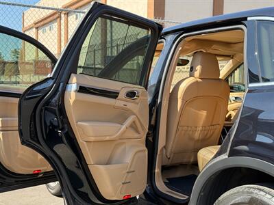 2013 Porsche Cayenne   - Photo 19 - North Hills, CA 91343