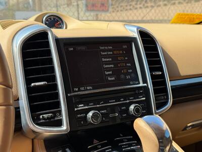 2013 Porsche Cayenne   - Photo 13 - North Hills, CA 91343