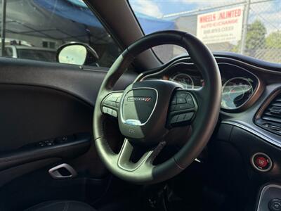 2015 Dodge Challenger SXT   - Photo 13 - North Hills, CA 91343