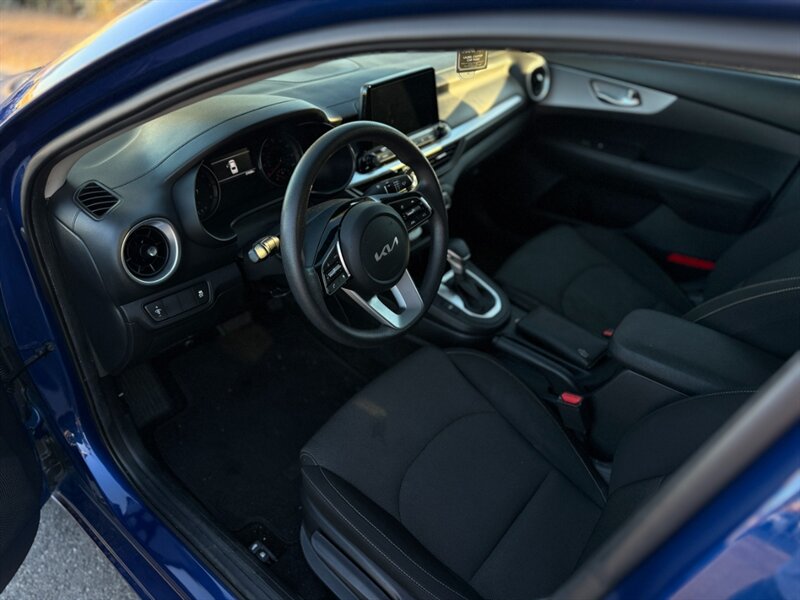 2024 Kia Forte LX   - Photo 7 - North Hills, CA 91343