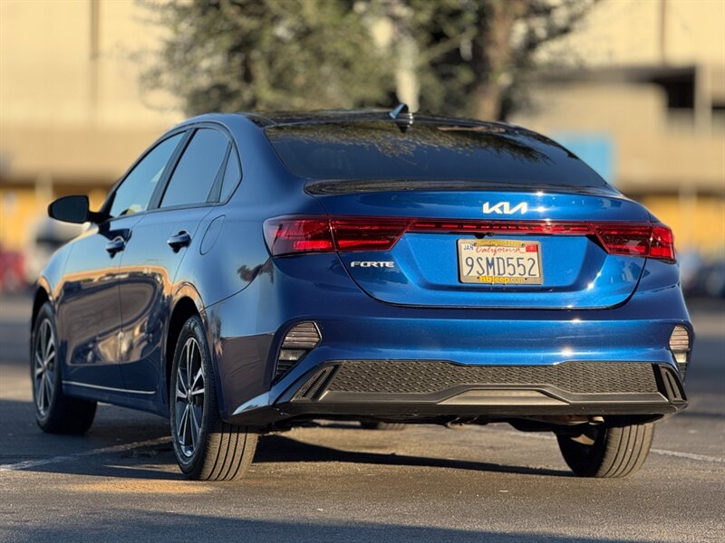 2024 Kia Forte LX   - Photo 5 - North Hills, CA 91343