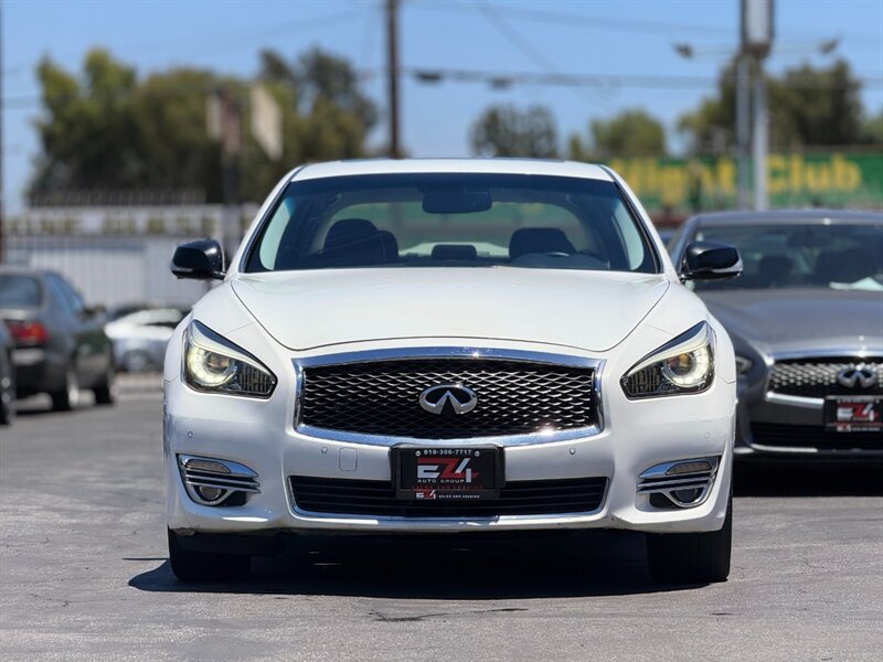 2015 INFINITI Q70 3.7 - Photo 2 - North Hills, CA 91343